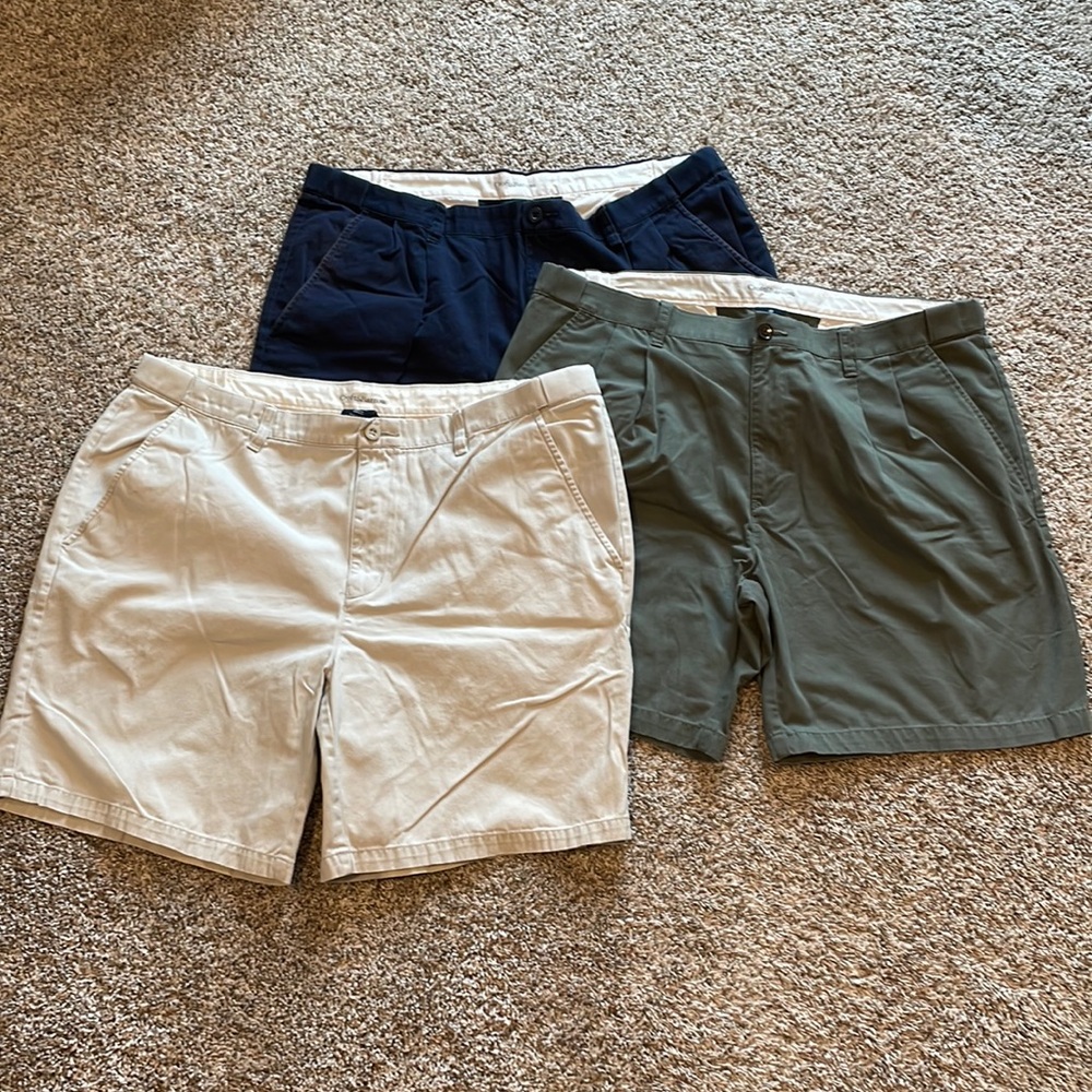 Men’ Croft & Barrow golf shorts (3 pr bundle)